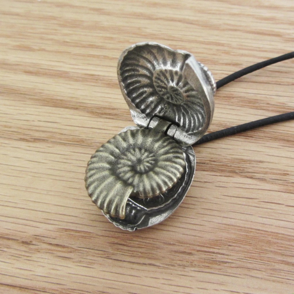 Articulating Ammonite Concretion&nbsp;Keychain